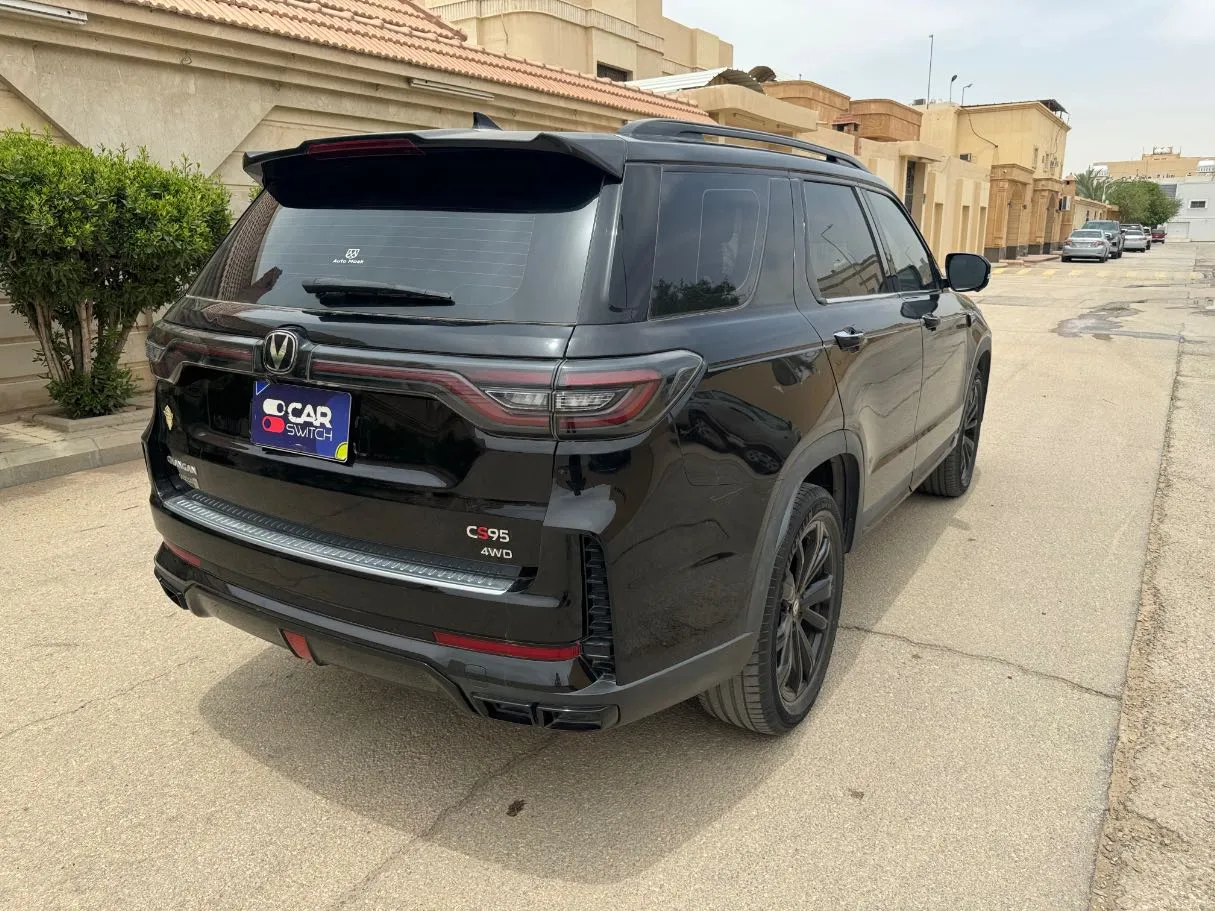 Car image 5