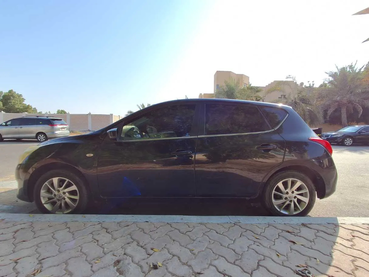 Car image 4