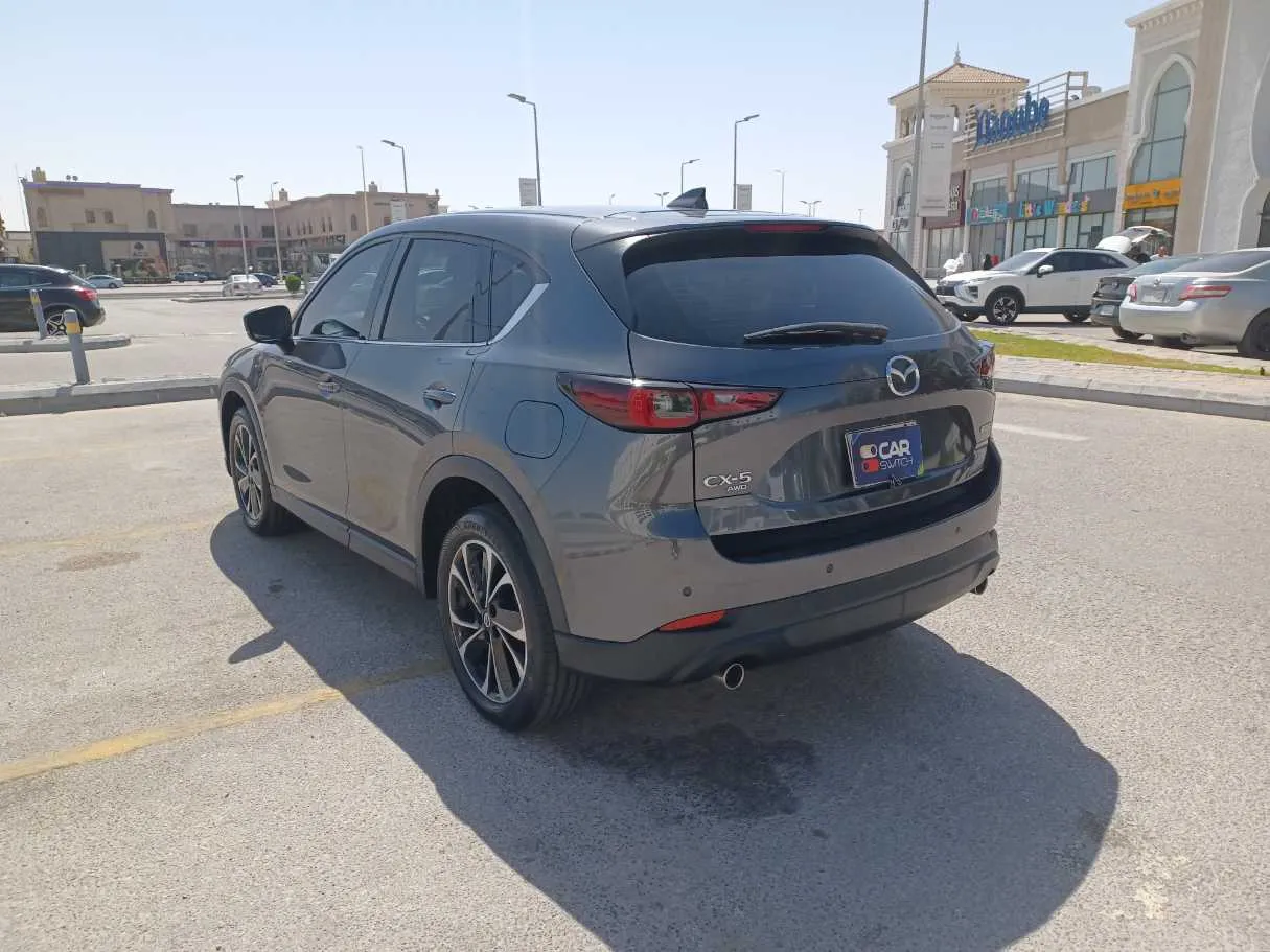 Car image 7