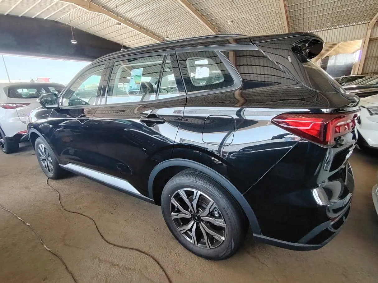 Car image 8