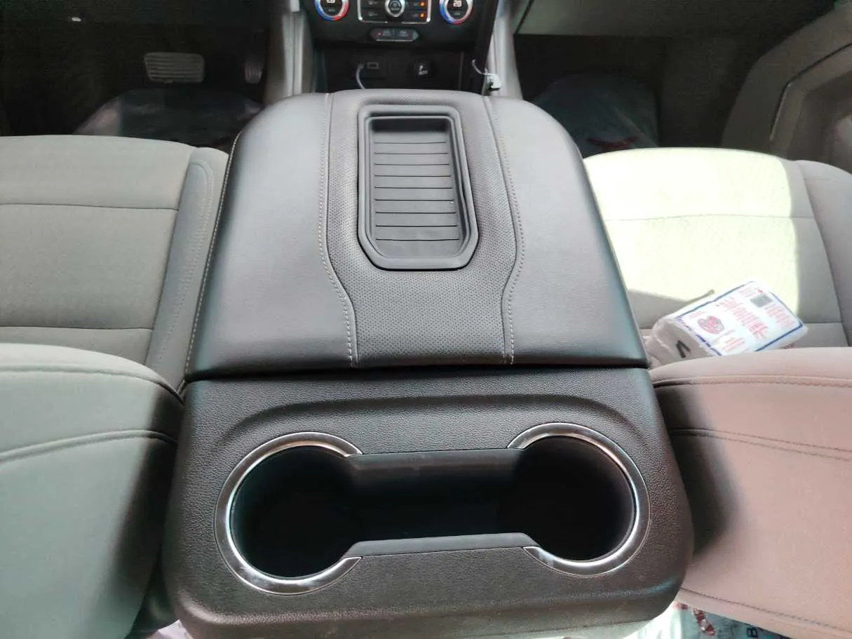 Car image 31