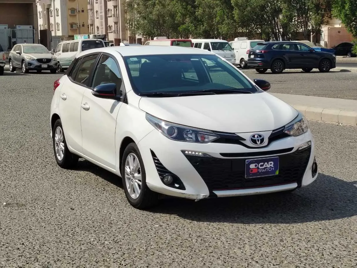 Car image 3