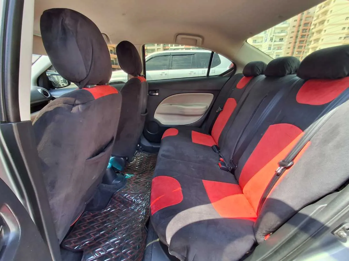 Car image 13