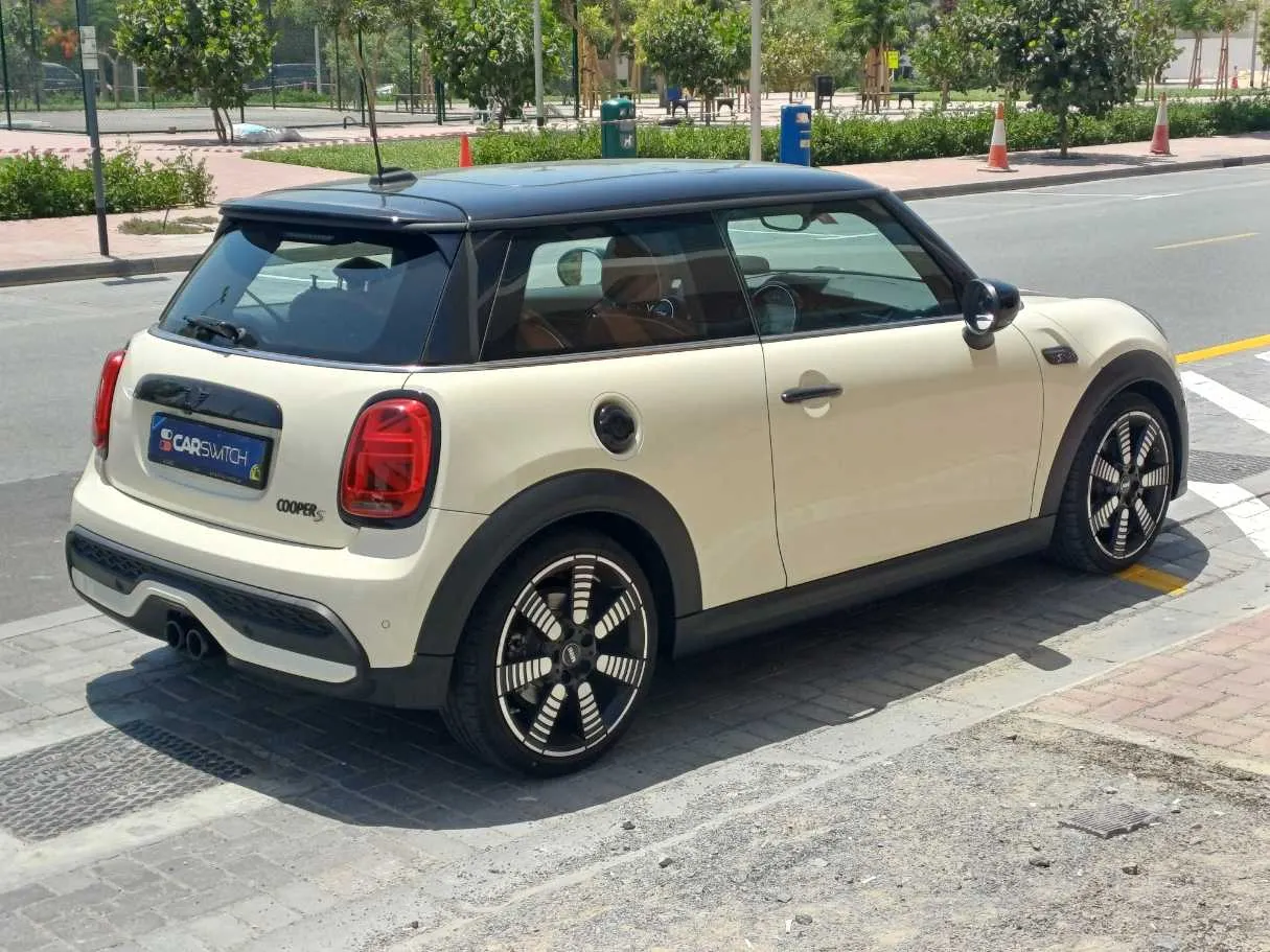 Car image 5