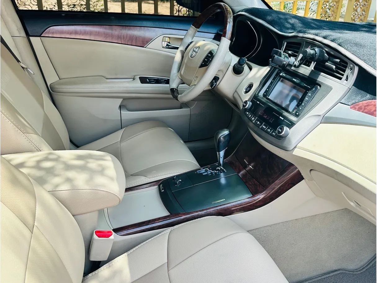 Car image 9