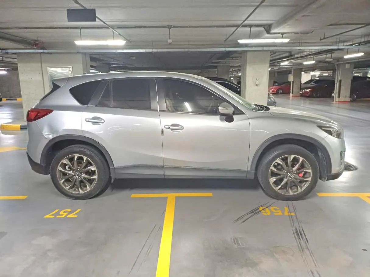 Car image 8