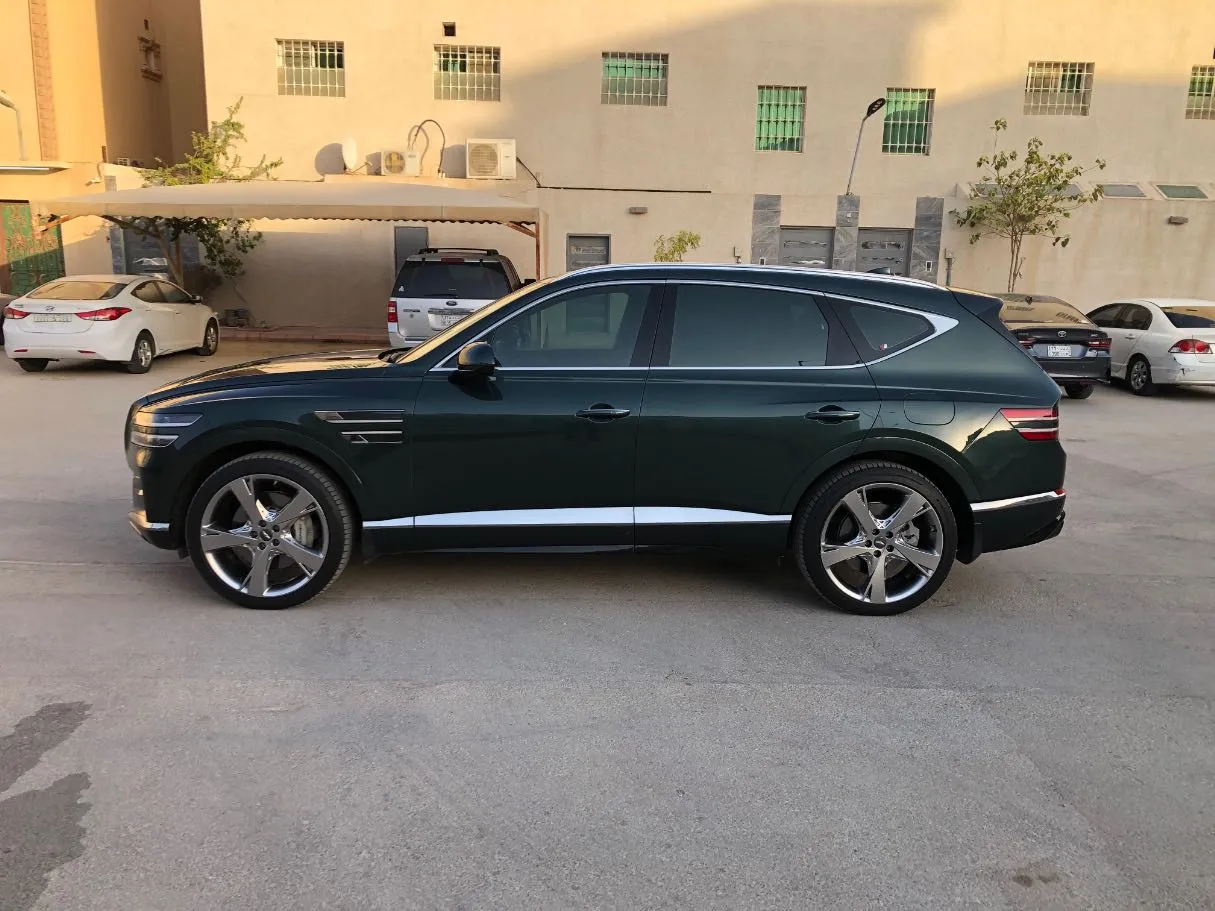 Car image 8