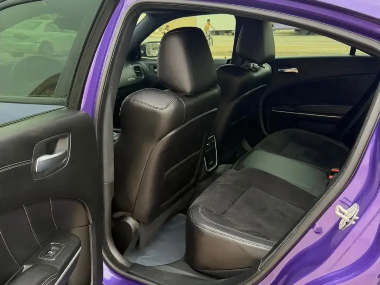 Car image 7