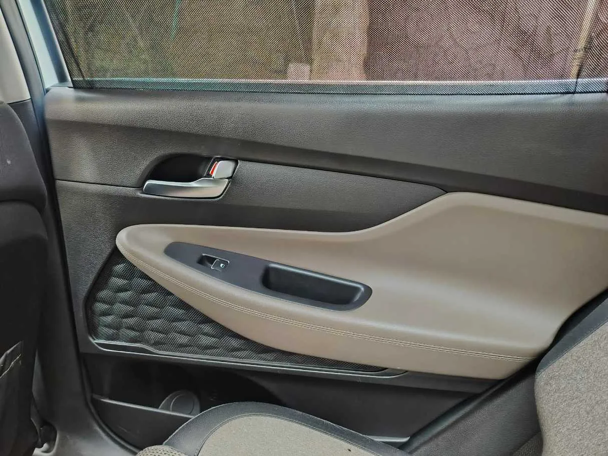 Car image 37
