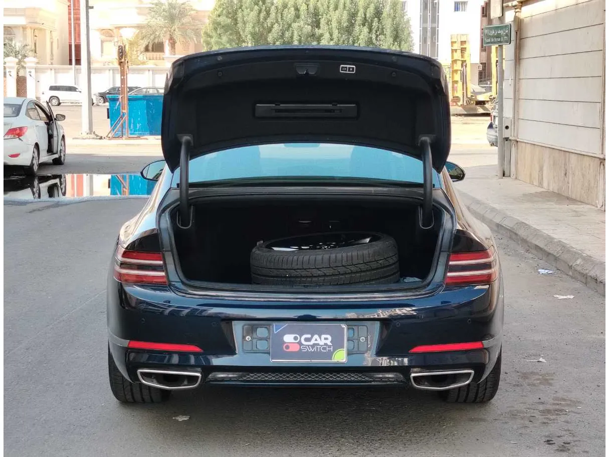 Car image 27