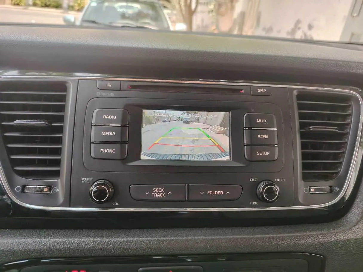 Car image 26