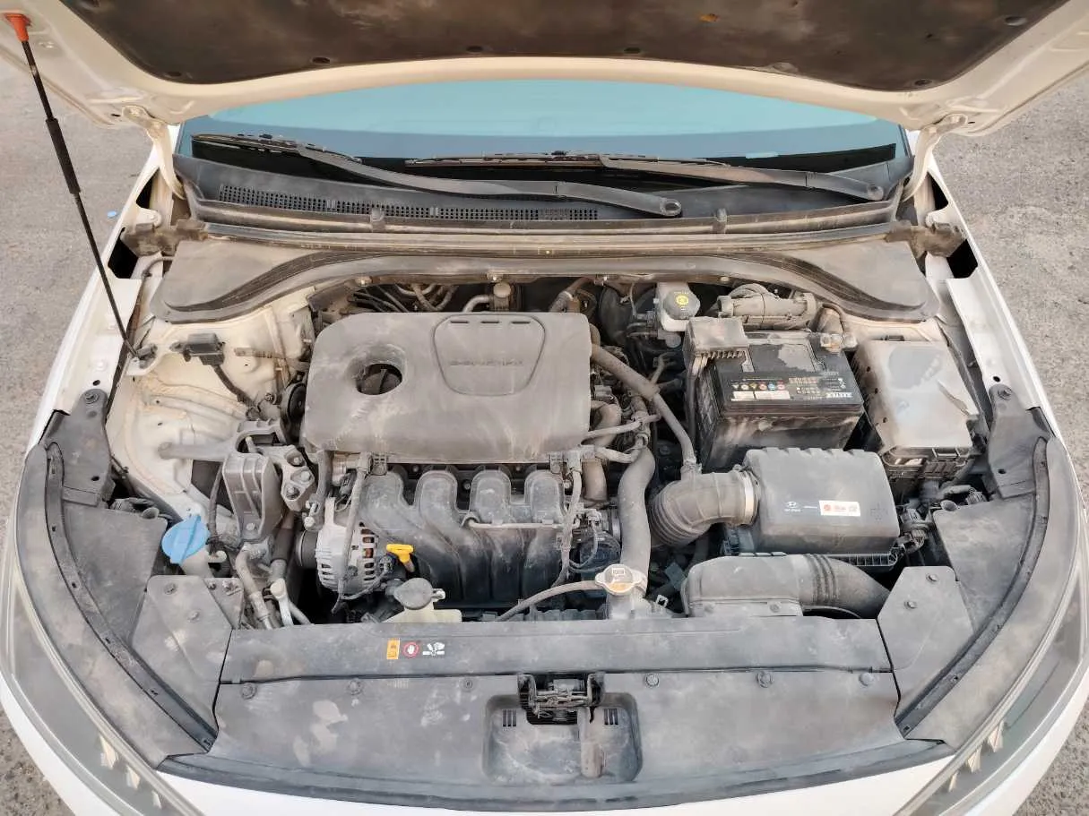 Car image 30