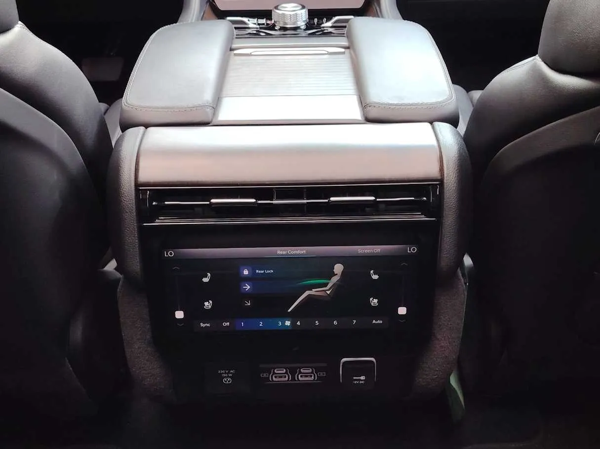 Car image 31