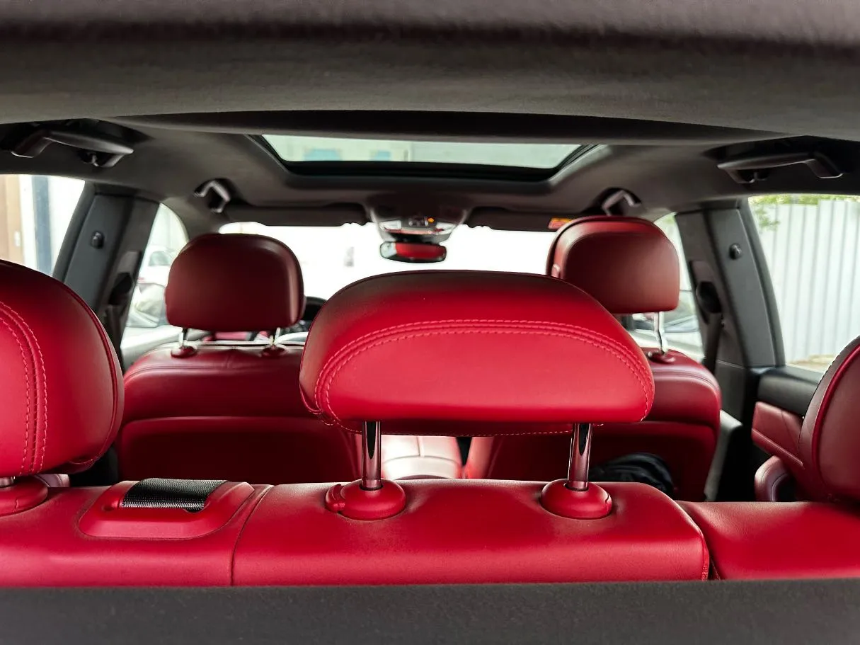Car image 29