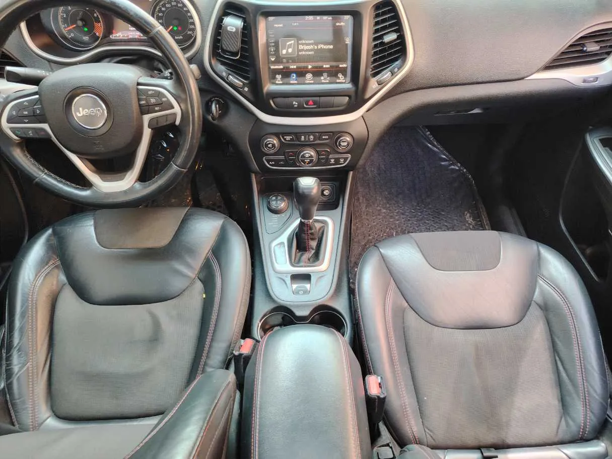 Car image 21