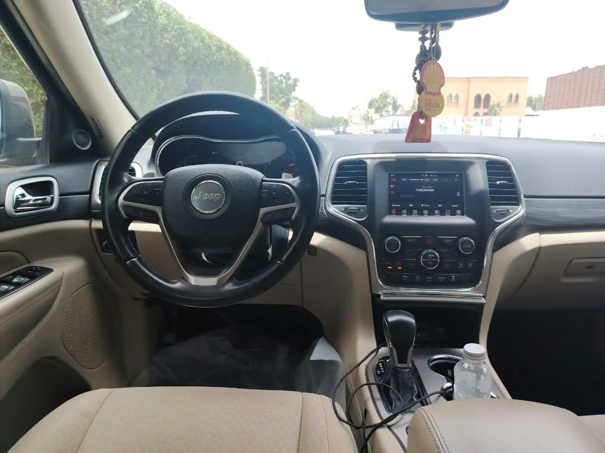 Car image 28