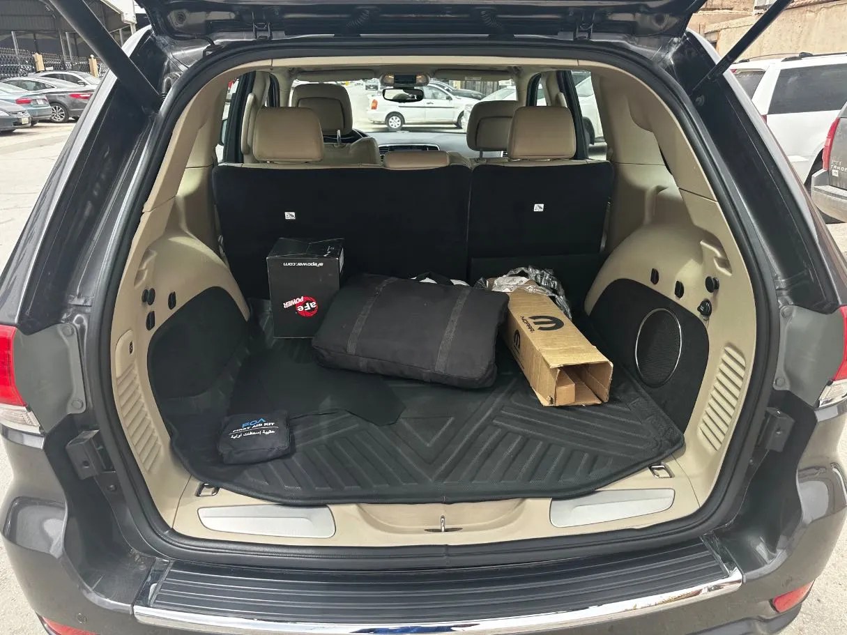 Car image 22