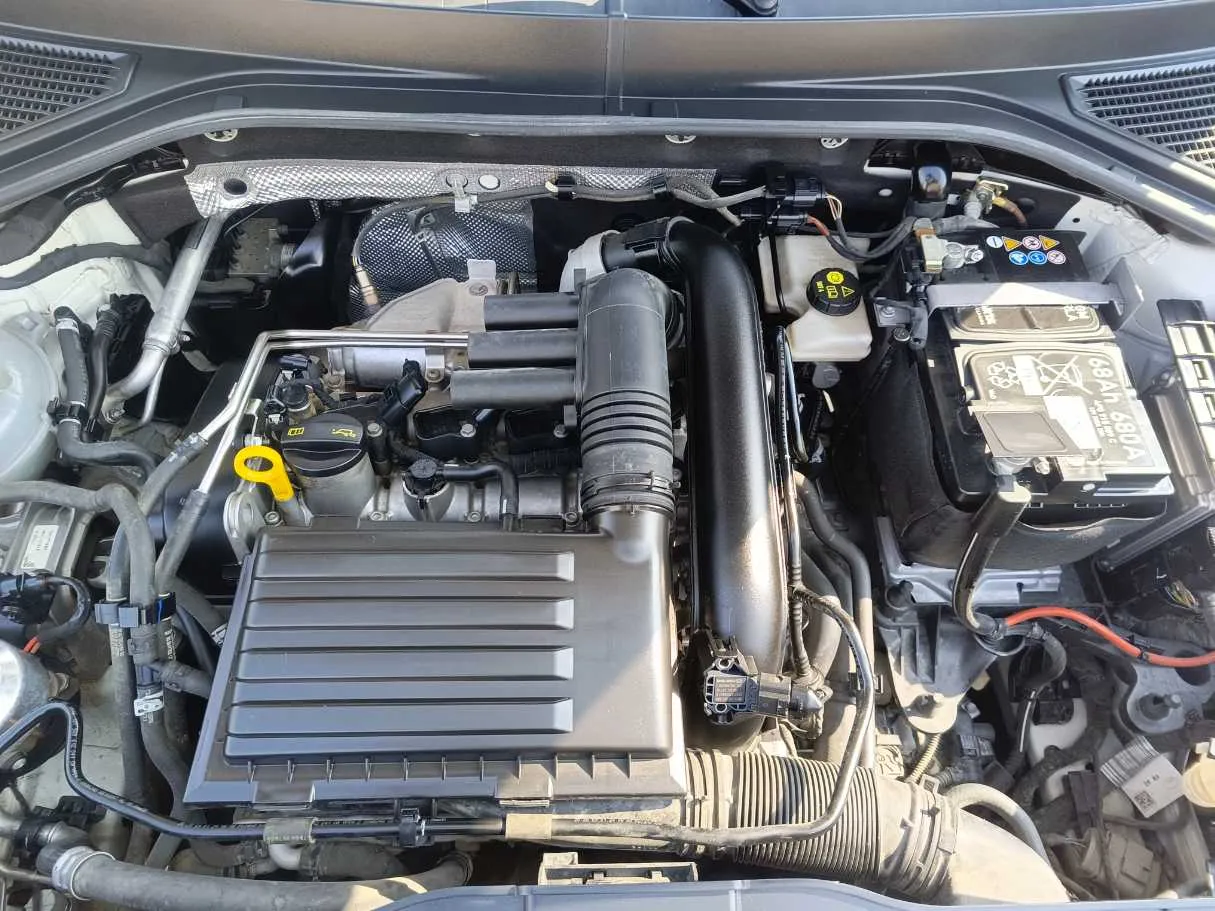 Car image 36