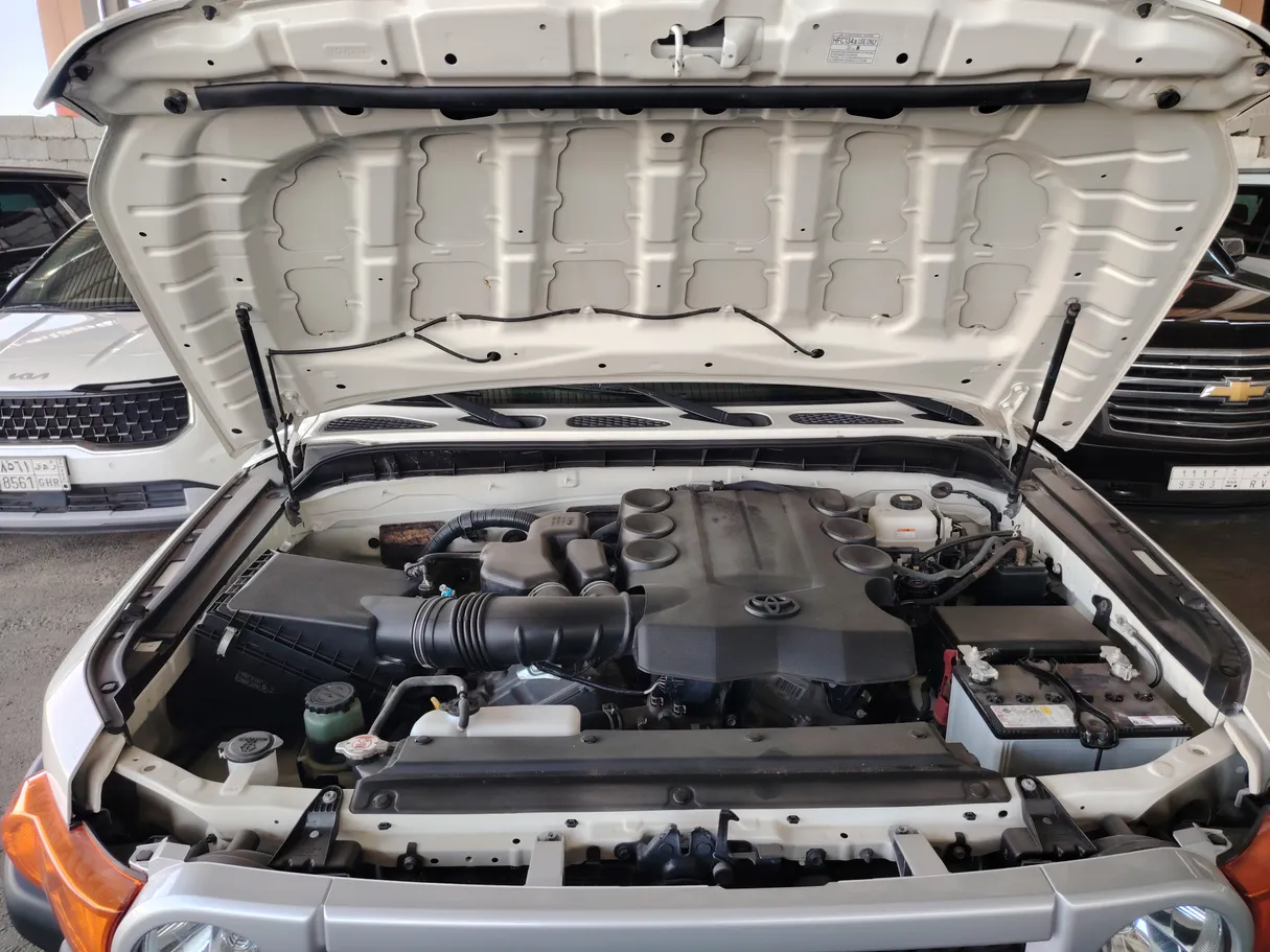 Car image 26