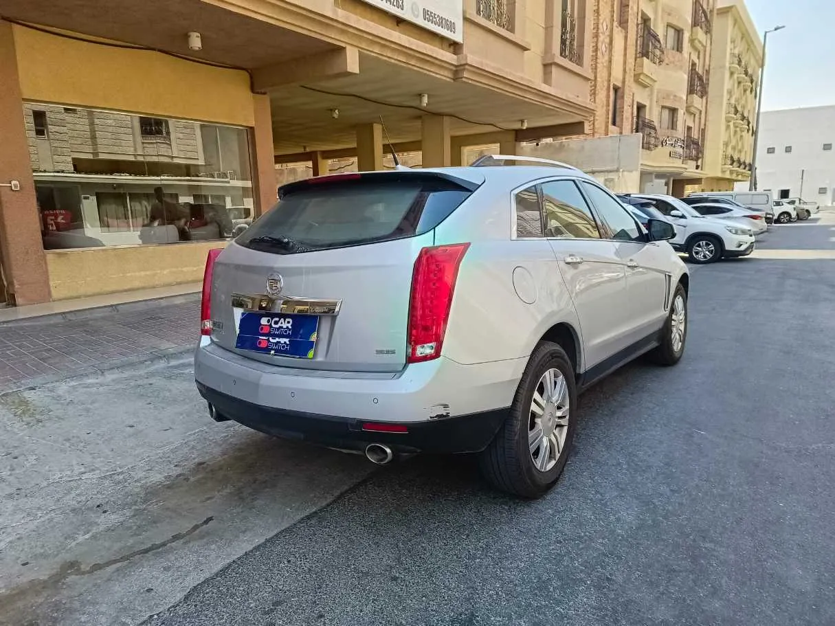 Car image 5