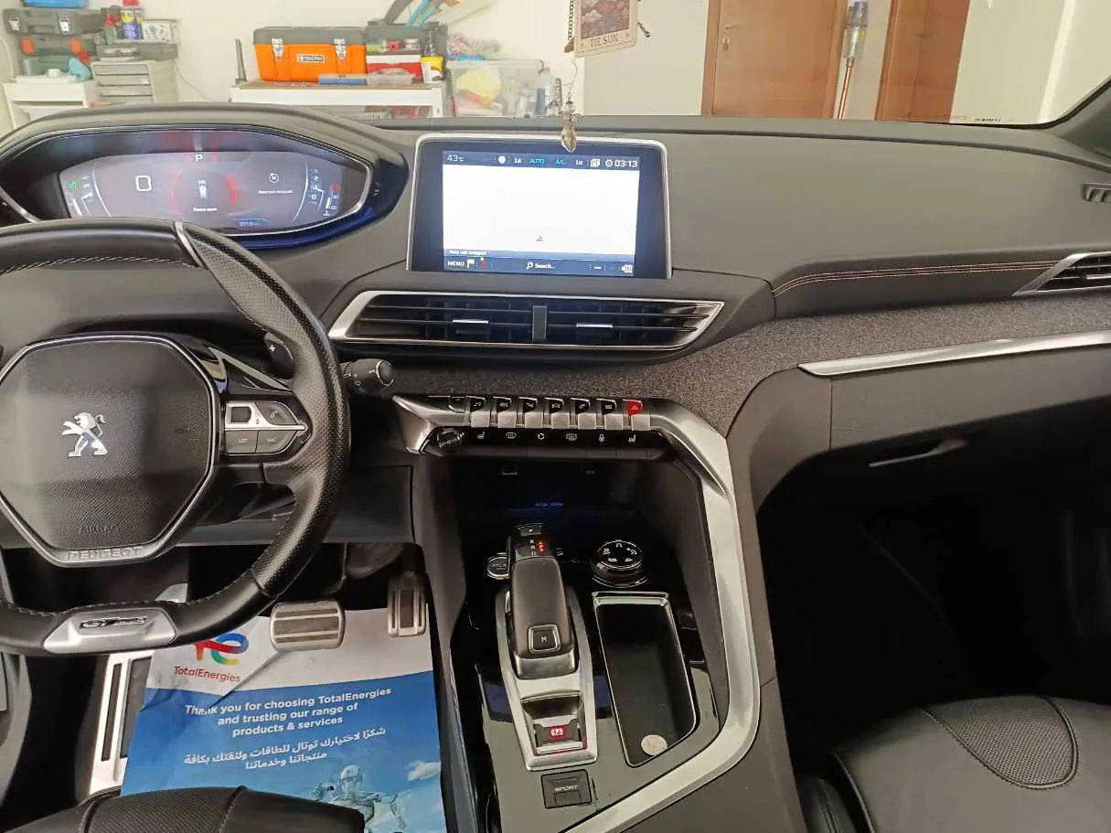 Car image 15
