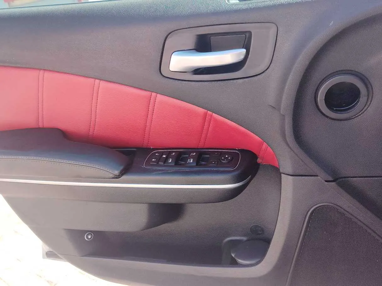 Car image 26
