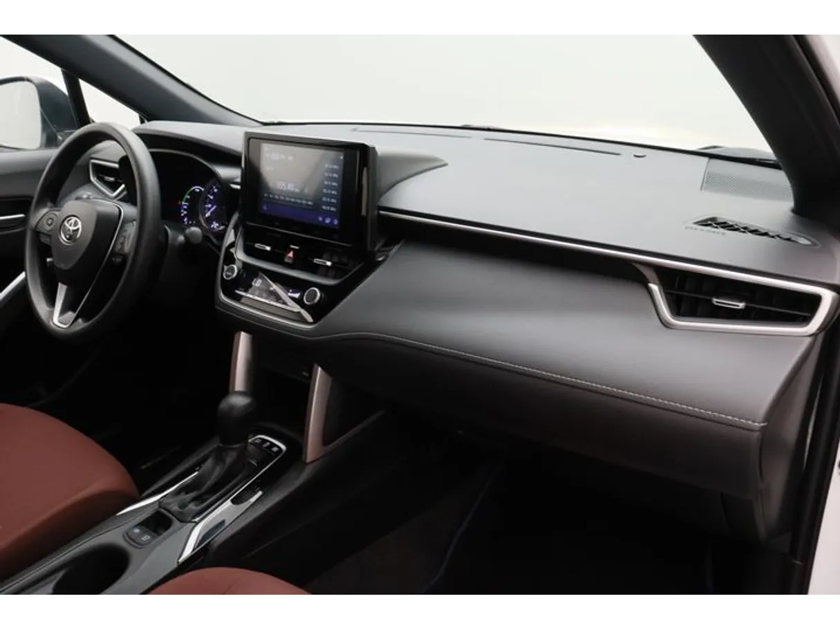 Car image 10
