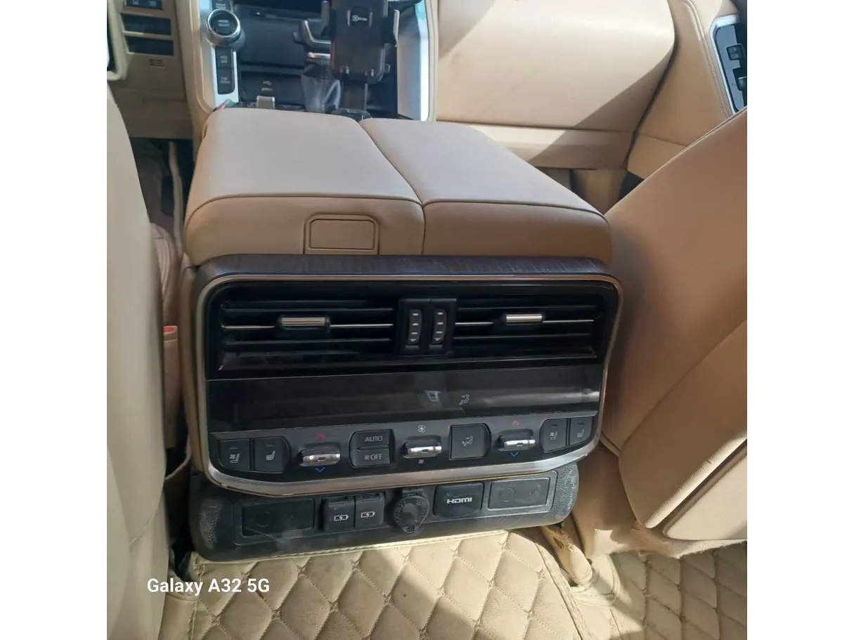 Car image 33