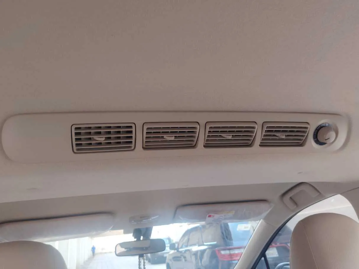 Car image 26