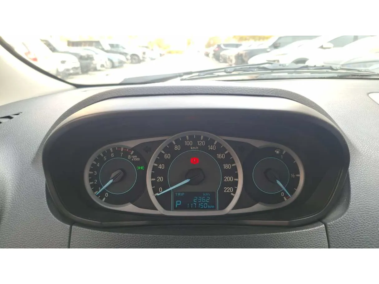 Car image 9