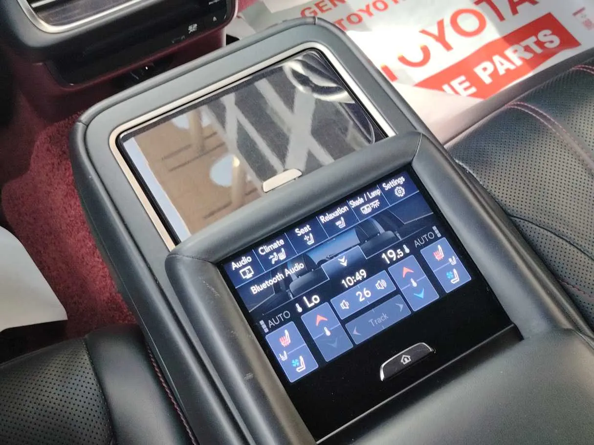 Car image 22