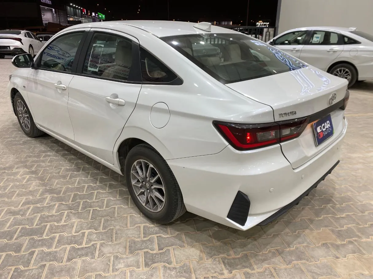 Car image 7