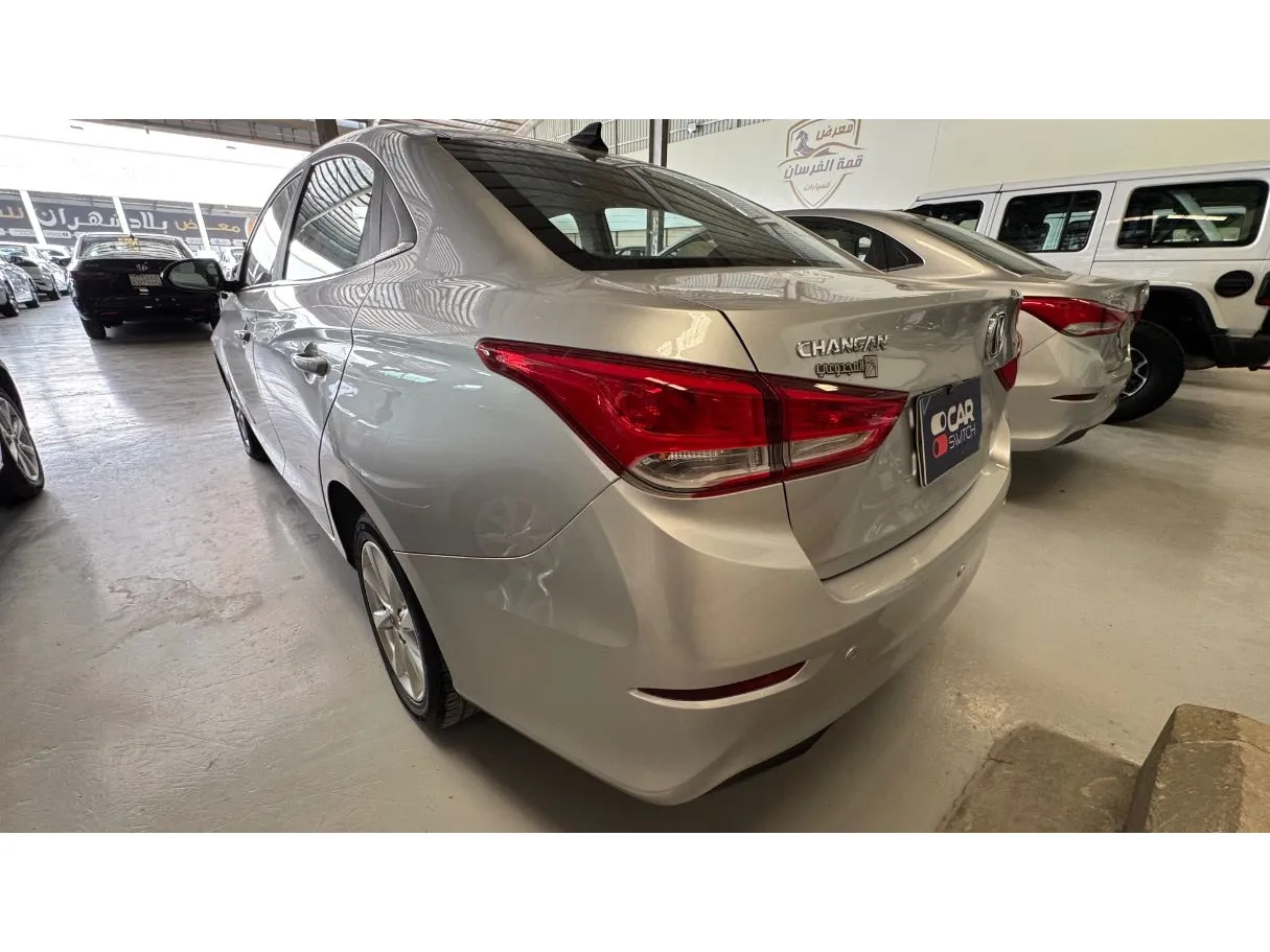 Car image 6