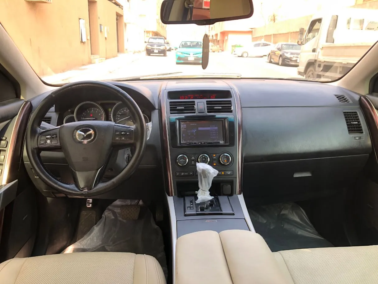 Car image 17