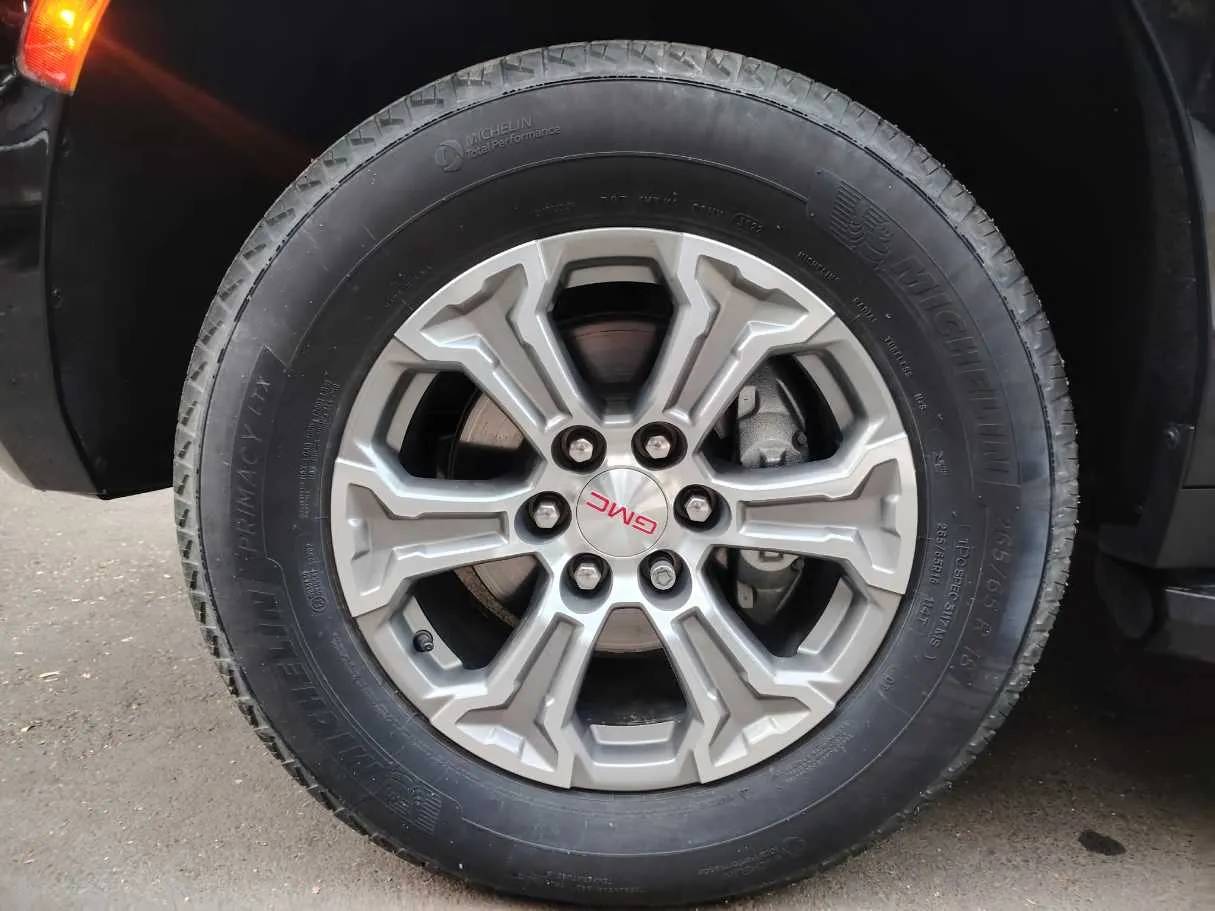 Car image 10