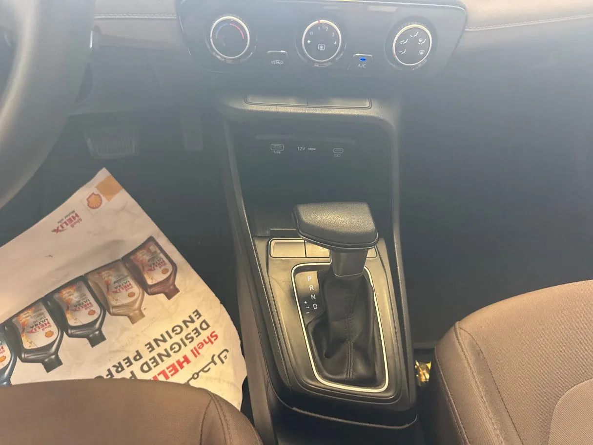Car image 11