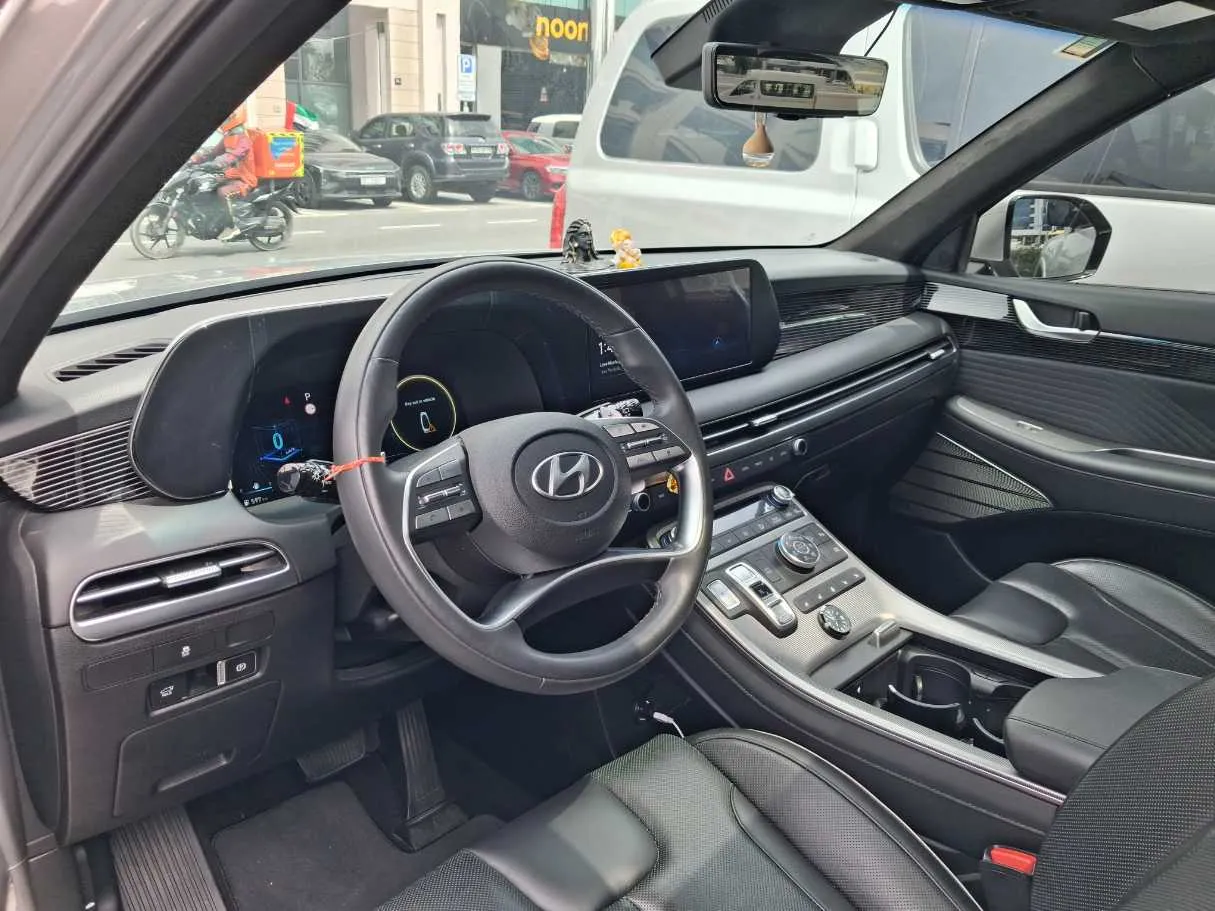 Car image 7
