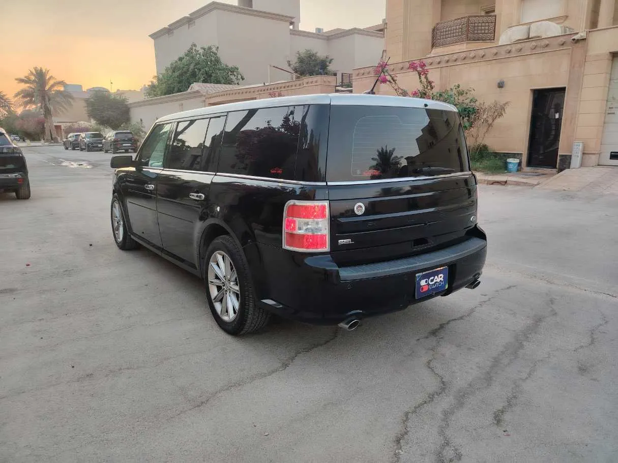 Car image 7