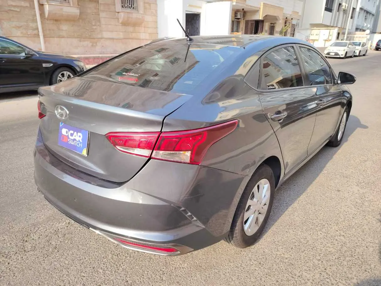 Car image 5
