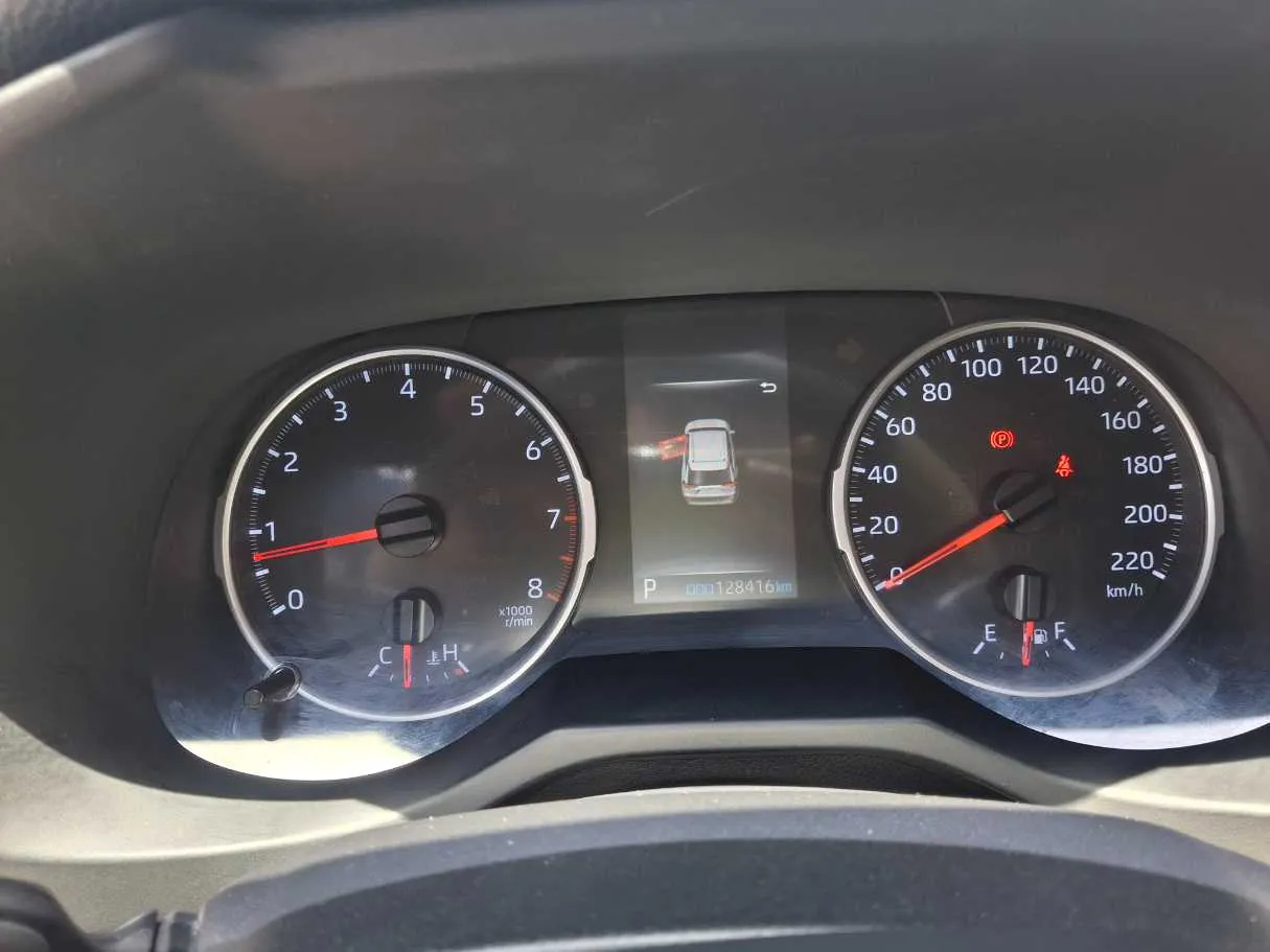 Car image 17