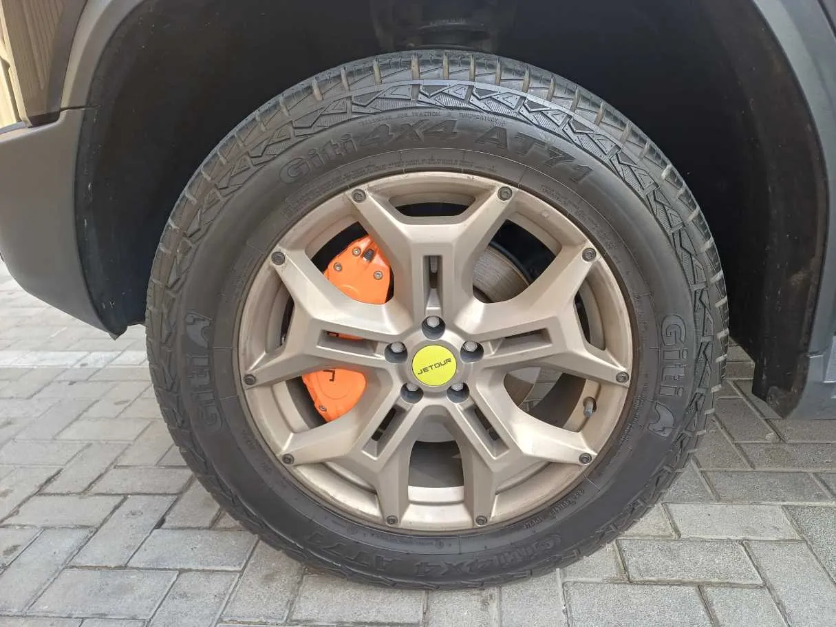 Car image 9