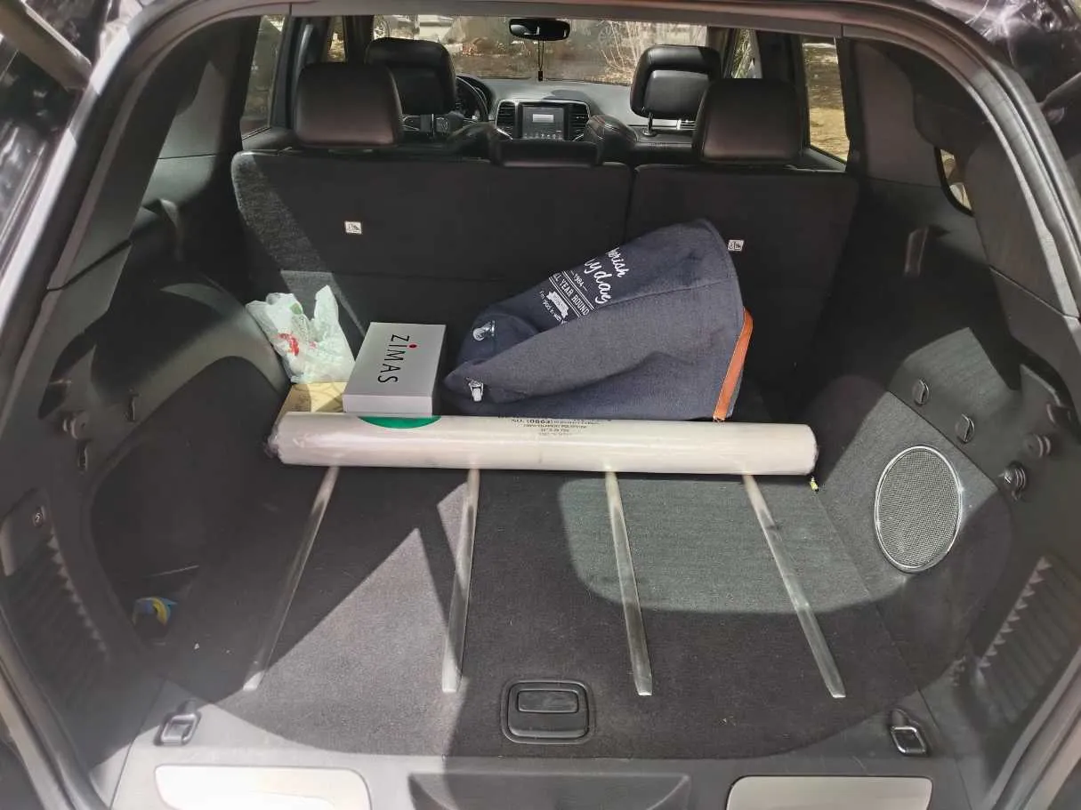 Car image 34