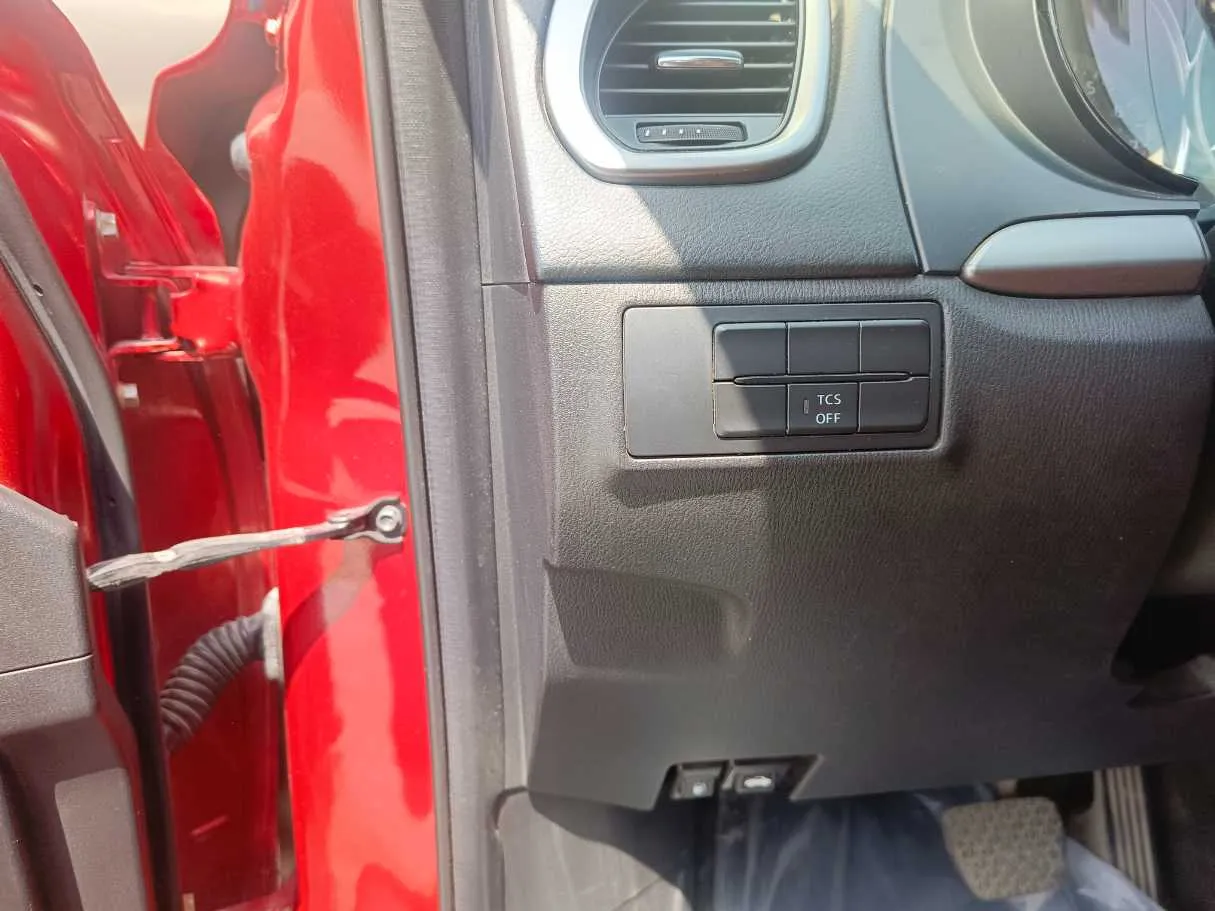 Car image 26