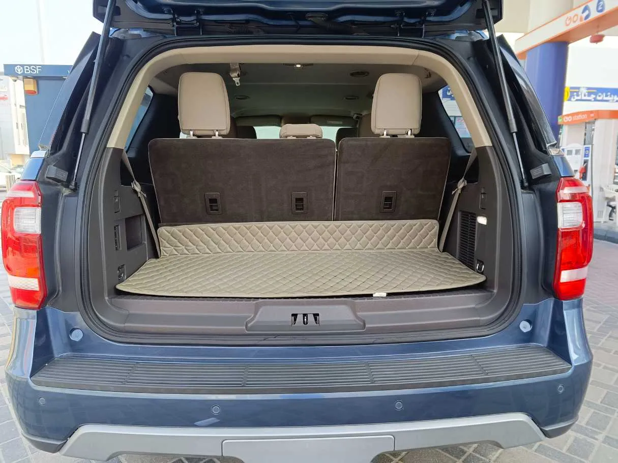 Car image 32