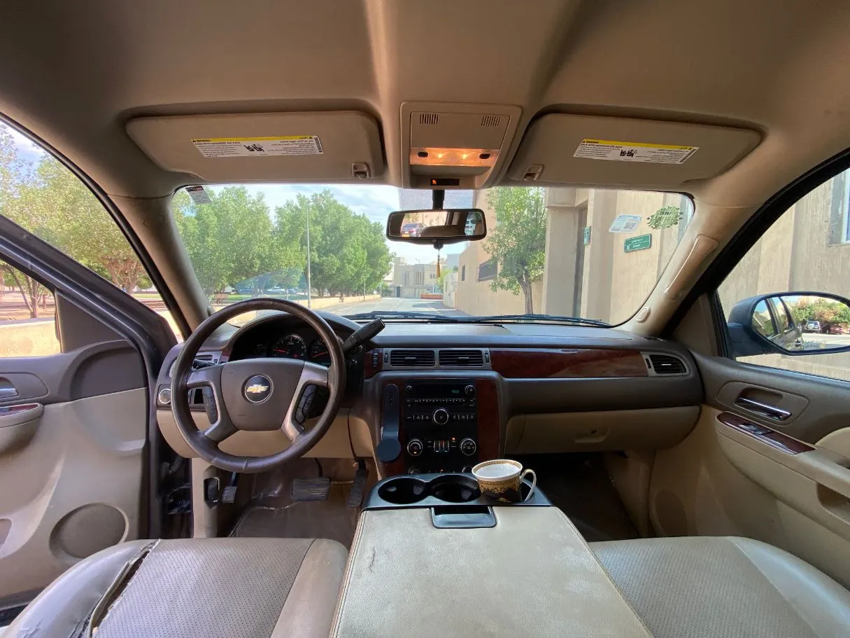 Car image 14