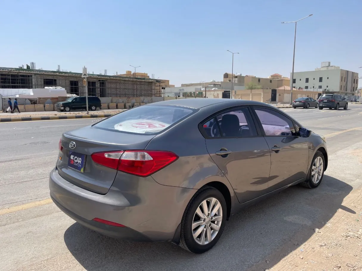 Car image 5