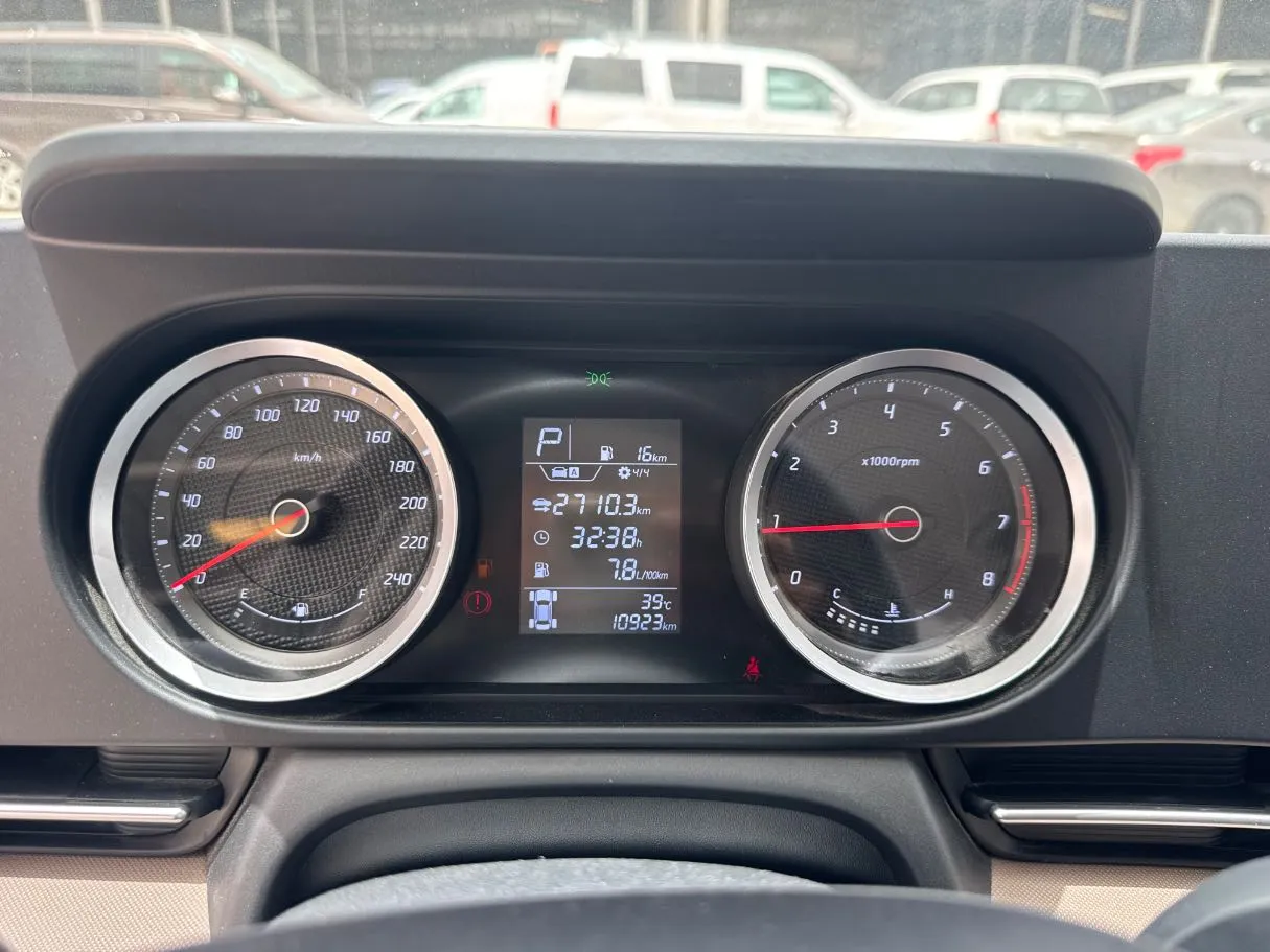 Car image 11