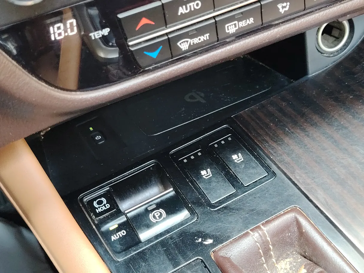 Car image 21