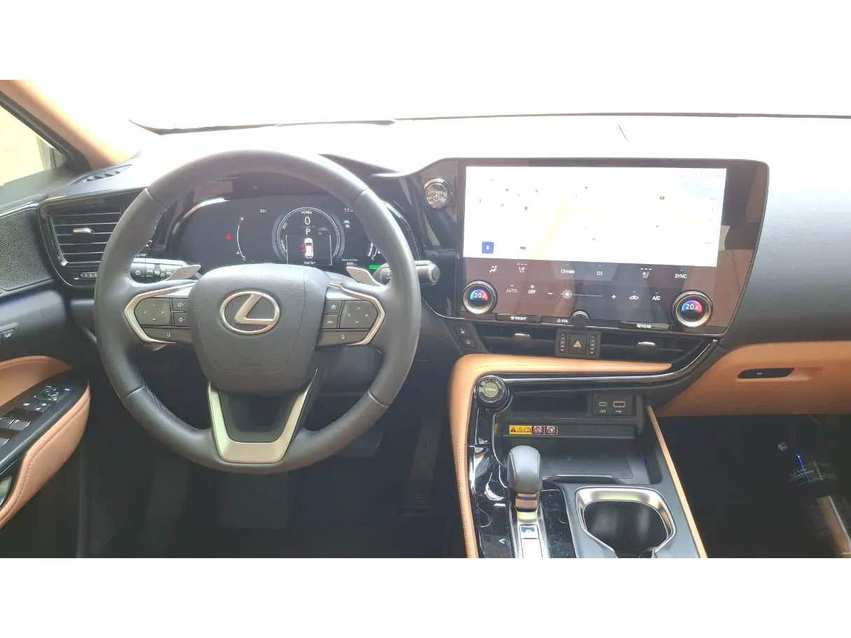 Car image 16