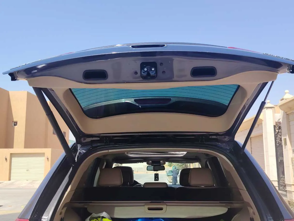 Car image 27